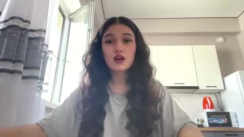 Snapshot of fredamedora chatting on 4, 7, 2026 Mia online show from 4, 7, 2026