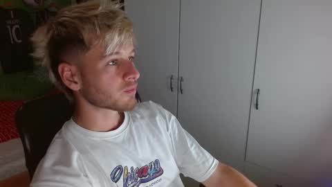 Snapshot of freddy_star chatting on 20, 10, 2025 Frederick Perin online show from 20, 10, 2025