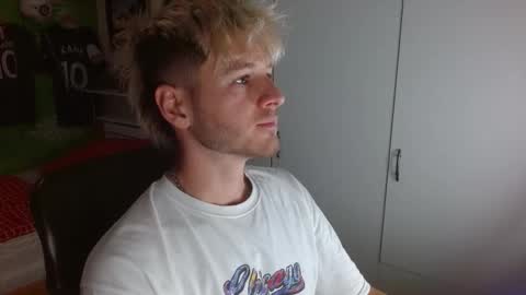 Snapshot of freddy_star chatting on 25, 10, 2025 Frederick Perin online show from 25, 10, 2025