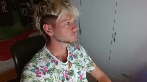 Snapshot of freddy_star chatting on 14, 11, 2025 Frederick Perin online show from 14, 11, 2025