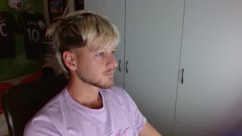 Snapshot of freddy_star chatting on 26, 11, 2025 Frederick Perin online show from 26, 11, 2025