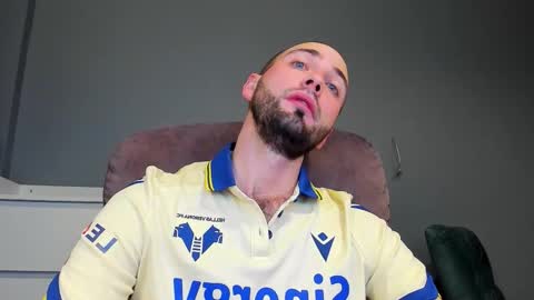 Snapshot of free_man___ chatting on 17, 11, 2025 Andrew online show from 17, 11, 2025