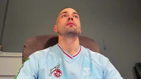 Snapshot of free_man___ chatting on 23, 11, 2025 Andrew online show from 23, 11, 2025