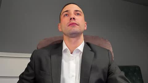 Snapshot of free_man___ chatting on 1, 12, 2025 Andrew online show from 1, 12, 2025