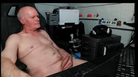 freecamdick online show from 24, 11, 2025