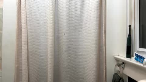 Snapshot of freethebirdclouds chatting on 11, 9, 2025 freethebirdclouds online show from 11, 9, 2025