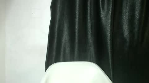 frekkymorelle online show from 13, 2, 2025