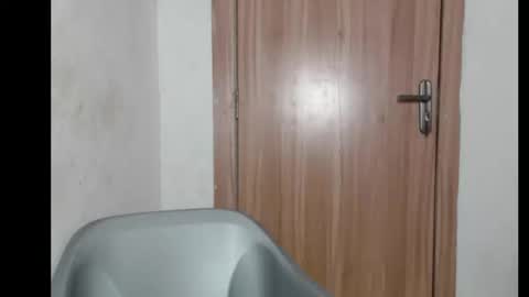 frekkymorelle online show from 6, 10, 2025