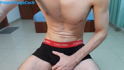Snapshot of french_huge_cock chatting on 30, 10, 2025 Manson FrenchHugeCock online show from 30, 10, 2025