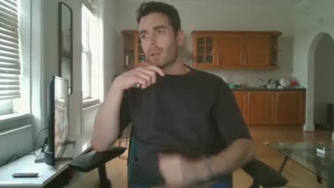 Snapshot of frenchbdmaninlondon chatting on 11, 11, 2025 Horny Paul online show from 11, 11, 2025