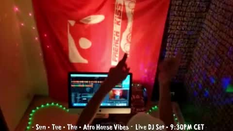 frenchkissdjfk online show from 22, 9, 2025