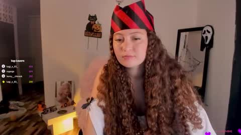 Snapshot of fresita44 chatting on 31, 10, 2025 see u 500 pm hora col online show from 31, 10, 2025