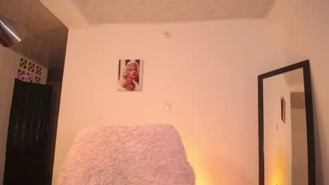 Snapshot of fresita44 chatting on 9, 11, 2025 see u 500 pm hora col online show from 9, 11, 2025