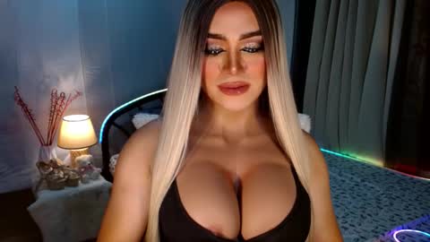 Snapshot of freya_lovestocum chatting on 6, 11, 2025 Miss Frea online show from 6, 11, 2025