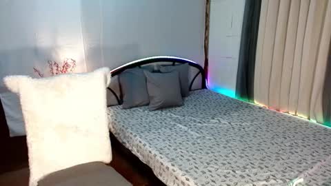 Snapshot of freya_lovestocum chatting on 21, 11, 2025 Miss Frea online show from 21, 11, 2025