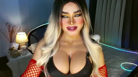 Snapshot of freya_lovestocum chatting on 16, 12, 2025 Miss Frea online show from 16, 12, 2025