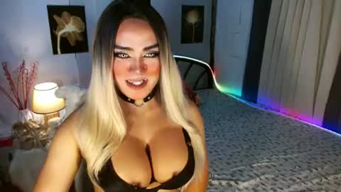 Snapshot of freya_lovestocum chatting on 11, 6, 2026 Miss Frea online show from 11, 6, 2026