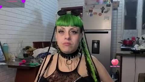 freyaa_sorceress online show from 3, 10, 2025