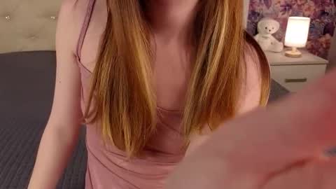 Snapshot of freyabyrne chatting on 27, 10, 2025 Freya online show from 27, 10, 2025