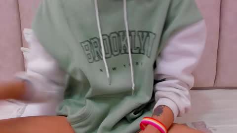 Snapshot of freyamoller chatting on 4, 10, 2025 FREYA online show from 4, 10, 2025