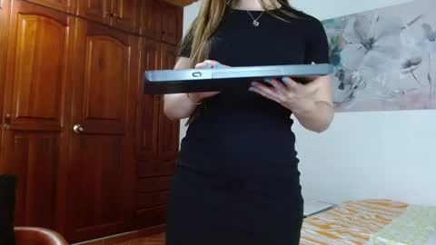 Snapshot of freyanatural chatting on 11, 1, 2025 freyanatural online show from 11, 1, 2025