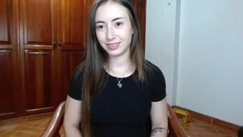 Snapshot of freyanatural chatting on 6, 2, 2025 freyanatural online show from 6, 2, 2025