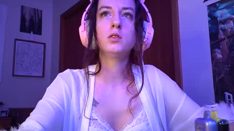 FreyaTheGemini online show from 6, 1, 2025
