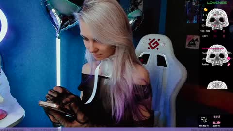 Frida A boost to fortune for the one who gives a thumbs up and a bonus lucky for those who support me by joining the fanclub online show from 23, 1, 2025