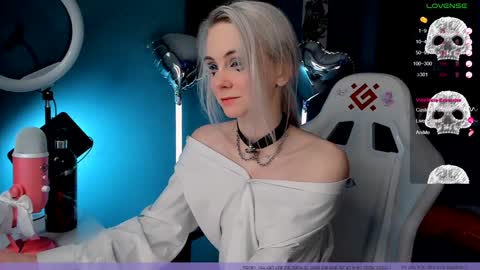 Frida A boost to fortune for the one who gives a thumbs up and a bonus lucky for those who support me by joining the fanclub online show from 28, 1, 2025