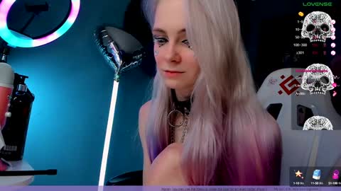 Frida A boost to fortune for the one who gives a thumbs up and a bonus lucky for those who support me by joining the fanclub online show from 28, 1, 2025