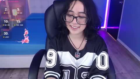 frida_lassi_ online show from 16, 12, 2024