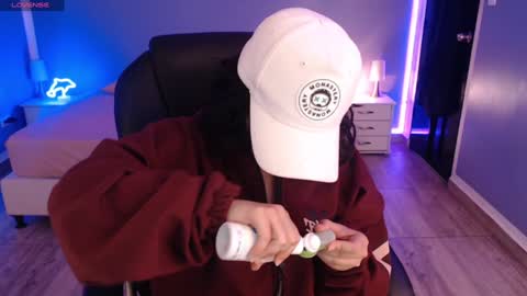 frida_lassi_ online show from 27, 1, 2025