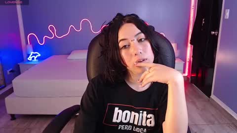 frida_lassi_ online show from 15, 2, 2025