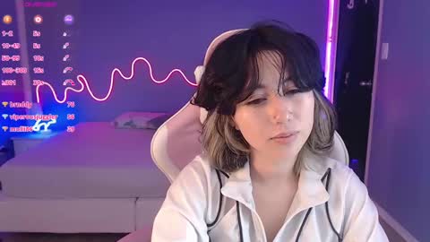 frida_lassi_ online show from 5, 3, 2025