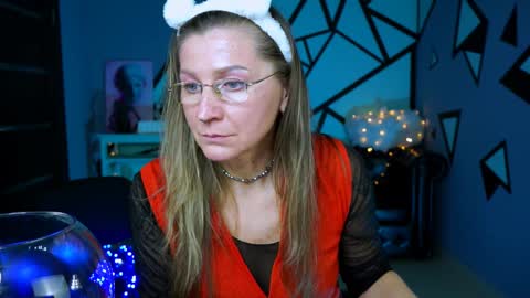 Frida Tander online show from 26, 12, 2024