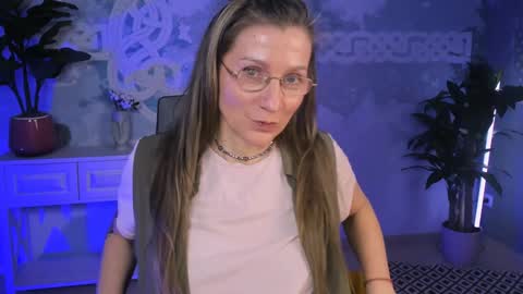 Frida Tander online show from 7, 2, 2025