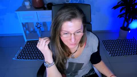 Snapshot of fridatander chatting on 29, 11, 2025 Frida Tander online show from 29, 11, 2025