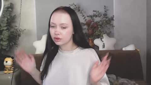 Snapshot of friend_zone_ chatting on 6, 4, 2026 friend_zone_ online show from 6, 4, 2026