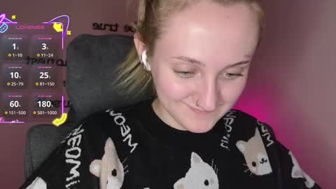 Snapshot of frosty_blueberries4 chatting on 27, 11, 2025 ANA online show from 27, 11, 2025