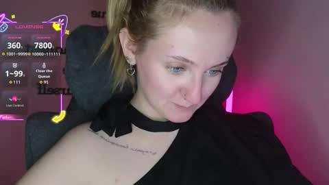 Snapshot of frosty_blueberries4 chatting on 28, 11, 2025 ANA online show from 28, 11, 2025