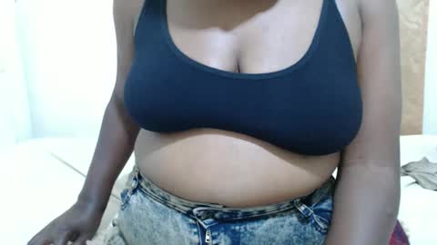 Snapshot of fruity28 chatting on 19, 1, 2026 fruity28 online show from 19, 1, 2026