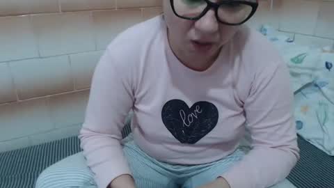 Snapshot of fuck_my_face chatting on 17, 12, 2024 Ella online show from 17, 12, 2024