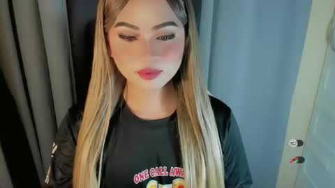Snapshot of fuckdoll_rain chatting on 7, 5, 2026 R A I N M O R A L E S G M A I L . C O M online show from 7, 5, 2026