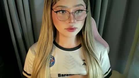 Snapshot of fuckdoll_rain chatting on 13, 5, 2026 R A I N M O R A L E S G M A I L . C O M online show from 13, 5, 2026