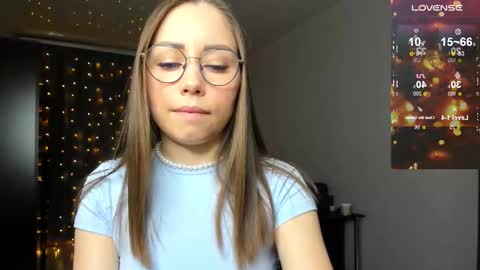 Snapshot of fun__nd__bun chatting on 4, 10, 2025 fun__nd__bun online show from 4, 10, 2025