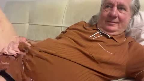 Snapshot of funnyhans chatting on 17, 5, 2026 funnyhans online show from 17, 5, 2026