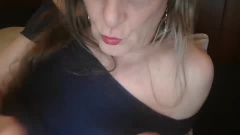 Jessie Love online show from 25, 1, 2025