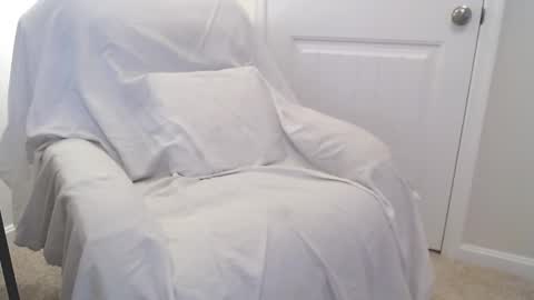 Snapshot of furring chatting on 13, 10, 2025 furring online show from 13, 10, 2025