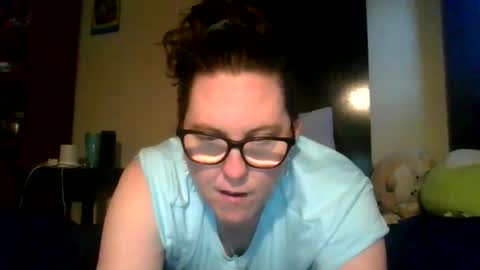 fuzzypeaches87 online show from 7, 4, 2026