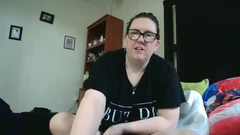 fuzzypeaches87 online show from 28, 4, 2026